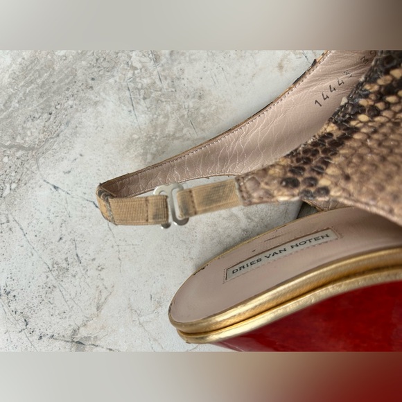 Dries Van Noten Python Snakeskin Sandals Platform Wedge Pumps Peep Toe
Size 39.5 - Picture 10 of 16